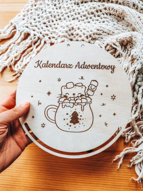 Kalendarz Adwentowy TABLICA - KOTEK w filiżance (koło) - - - (baza tabliczka do kalendarza adwentowego)