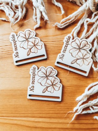 Na szczęście /koniczynka/ - zakładka po obrysie 5cm (3szt) - - - (baza do zakładki do książki)