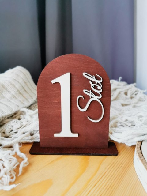 Numery stołów - tabliczka półokrągła