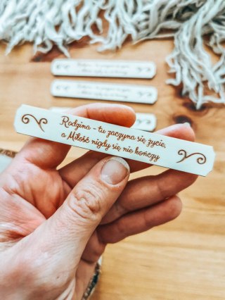 Rodzina, tu zaczyna się życie... (sentencja) - TABLICZKA (4szt) 10cm/12cm/14cm (8 wzorów)