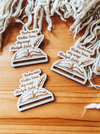 Trzeba mieć Wielkie Serce /książka/ - zakładka po obrysie 5cm (3szt) - - - (baza do zakładki do książki)