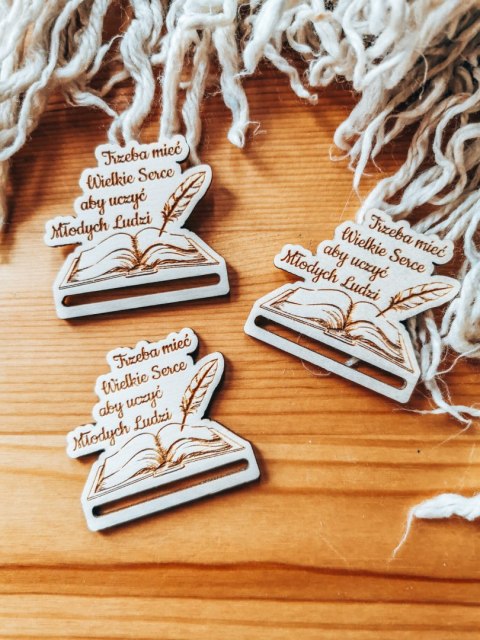 Trzeba mieć Wielkie Serce /książka/ - zakładka po obrysie 5cm (3szt) - - - (baza do zakładki do książki)