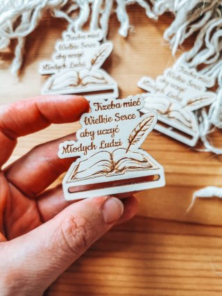 Trzeba mieć Wielkie Serce /książka/ - zakładka po obrysie 5cm (3szt) - - - (baza do zakładki do książki)