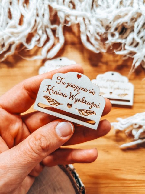 Tu zaczyna się Kraina Wyobraźni - zakładka ozdobna 5x3,5cm (3szt) - - - (baza do zakładki do książki)