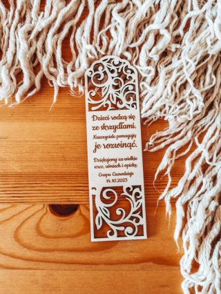 Zakładka (1szt) AŻUR 01 - Dzieci rodzą się ze skrzydłami - - - DZIEŃ NAUCZYCIELA zakładki do książki