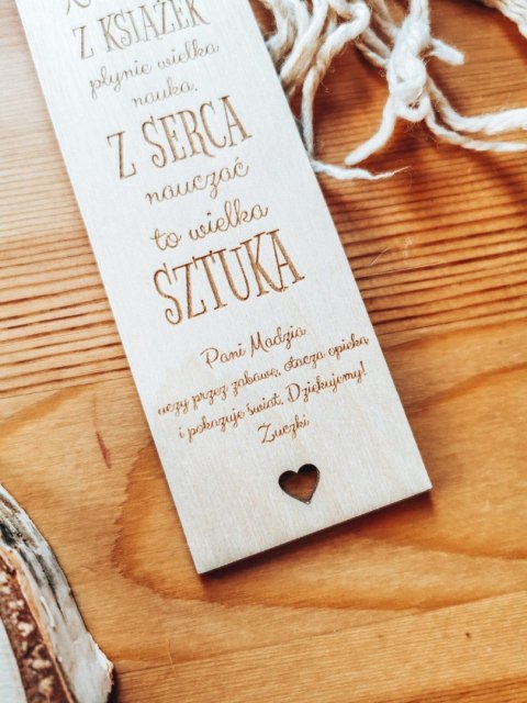 Zakładka (1szt) SOWA - Nie tylko z książek... - - - DZIEŃ NAUCZYCIELA zakładki do książki