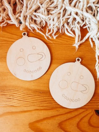 Bombka PEŁNA 8cm (2szt) - Bałwanek - - - (Wesołych Świąt, Cicha Noc, bombki i zawieszki choinkowe, do kolorowania, kolorowanka)