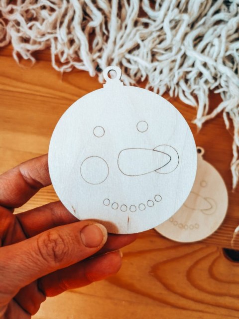 Bombka PEŁNA 8cm (2szt) - Bałwanek - - - (Wesołych Świąt, Cicha Noc, bombki i zawieszki choinkowe, do kolorowania, kolorowanka)