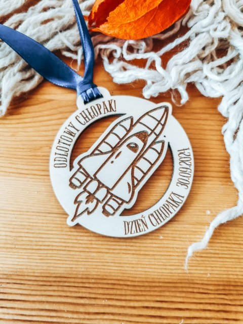 Dzień Chłopaka ODLOTOWY CHŁOPAK 02 - medal 7cm (1szt) - z imieniem - - - (zawieszka, odznaka, rakieta)