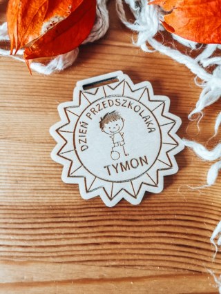Dzień Przedszkolaka CHŁOPIEC - medal GWIAZDA 7cm (1szt) - z imieniem - - - (zawieszka, odznaka)