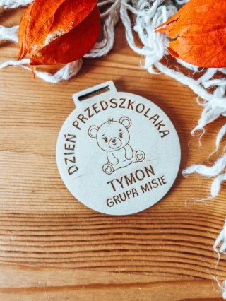 Dzień Przedszkolaka MIŚ - medal KOŁO 7cm (1szt) - z imieniem - - - (zawieszka, odznaka)