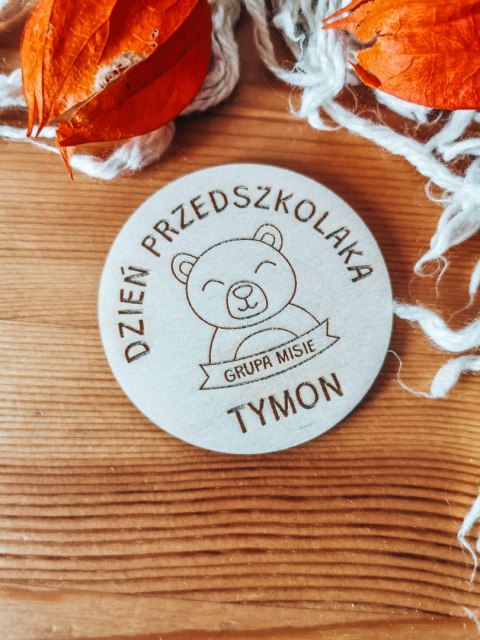 Dzień Przedszkolaka MOTYW GRUPY - magnes KOŁO 7cm (1szt) - z imieniem - - - (odznaka)