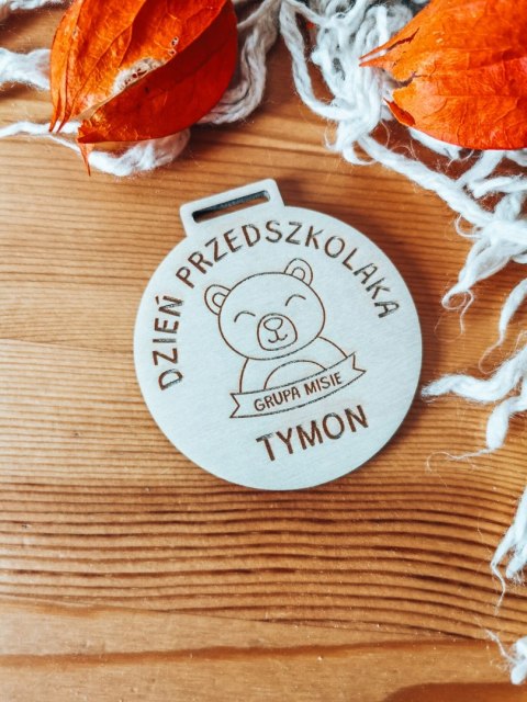 Dzień Przedszkolaka MOTYW GRUPY - medal KOŁO 7cm (1szt) - z imieniem - - - (zawieszka, odznaka)