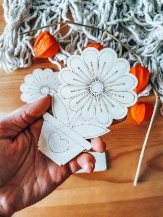 KWIATEK 02 - figurka z podstawką (2szt) (12cm) - do ozdabiania