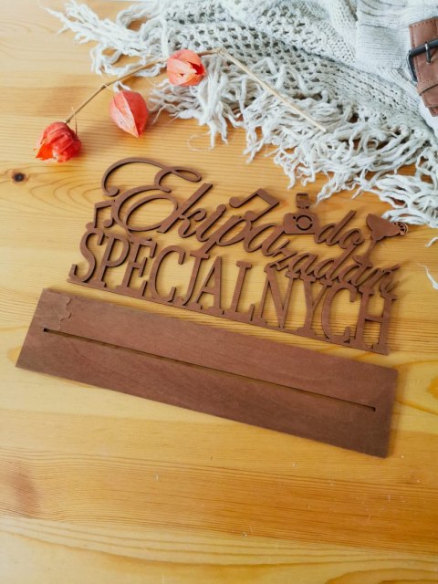 Napis na stół 30-60cm (1szt) - Ekipa do zadań 02 (z ikonami) - napis stojący