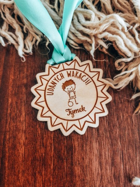 ZAKOŃCZENIE ROKU chłopiec - medal gwiazda 7cm (1szt) - z imieniem - - - (zawieszka, odznaka)