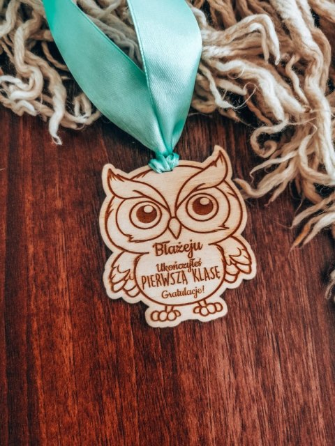 ZAKOŃCZENIE ROKU sowa 03 - medal 7cm (1szt) - z imieniem - - - (zawieszka, odznaka)