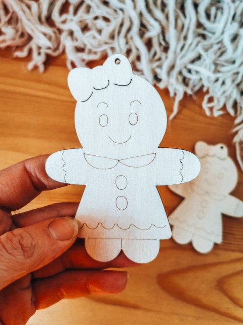 Zawieszka BAZA 10cm (2szt) - CIASTEK dziewczynka - - - (do ozdabiania, do kolorowania, na choinkę)