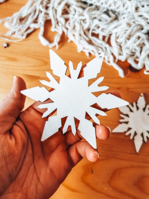 Zawieszka BAZA 10cm (2szt) - ŚNIEŻYNKA - - - (do ozdabiania, do kolorowania, na choinkę, gwiazdka)