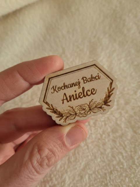 Dowolny Tekst - TABLICZKA mała (2szt) 4,5 x 3cm - - - (napis, ramka, do ramki, Kochanej Babci Dziadkowi Dziadkom)