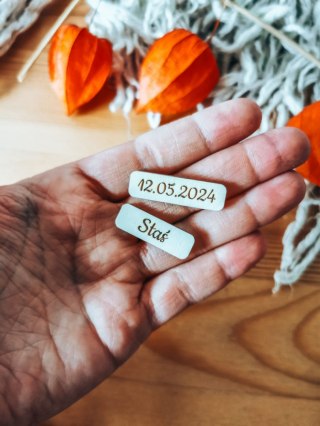 Dowolny tekst - MAŁE tabliczki (2szt) 4cm x 1cm - - - (serduszka, serduszko, serca, tabliczki)