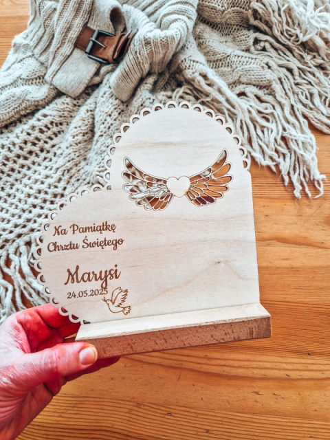 TABLICZKA STOJĄCA (1szt) - Pamiątka Chrztu - serce 18cm x 18cm - - - (skrzydła dla anioła, podziękowanie, chrzest)