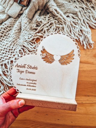 TABLICZKA STOJĄCA (1szt) - Anioł Stróż - serce 18cm x 18cm - - - (skrzydła dla anioła)