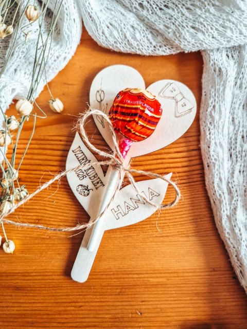 Tabliczka na lizaka - SERDUSZKO (1szt) - z imieniem - - - (upominek, Dzień Kobiet)