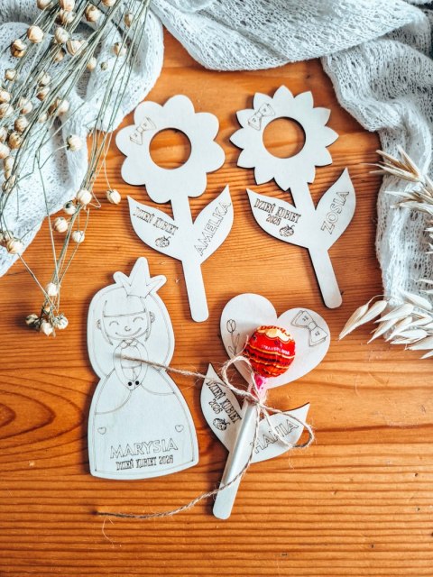 Tabliczka na lizaka - SERDUSZKO (1szt) - z imieniem - - - (upominek, Dzień Kobiet)